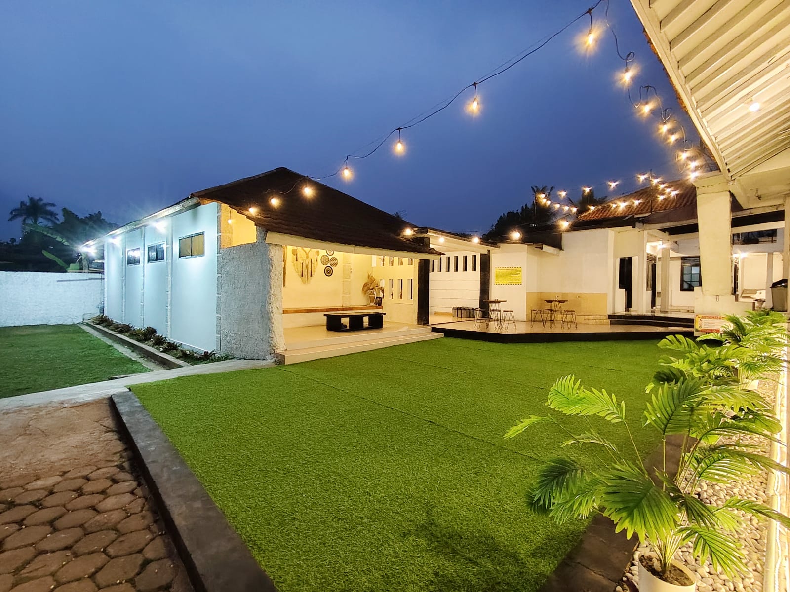 Balkon Atas Panorama Hijau