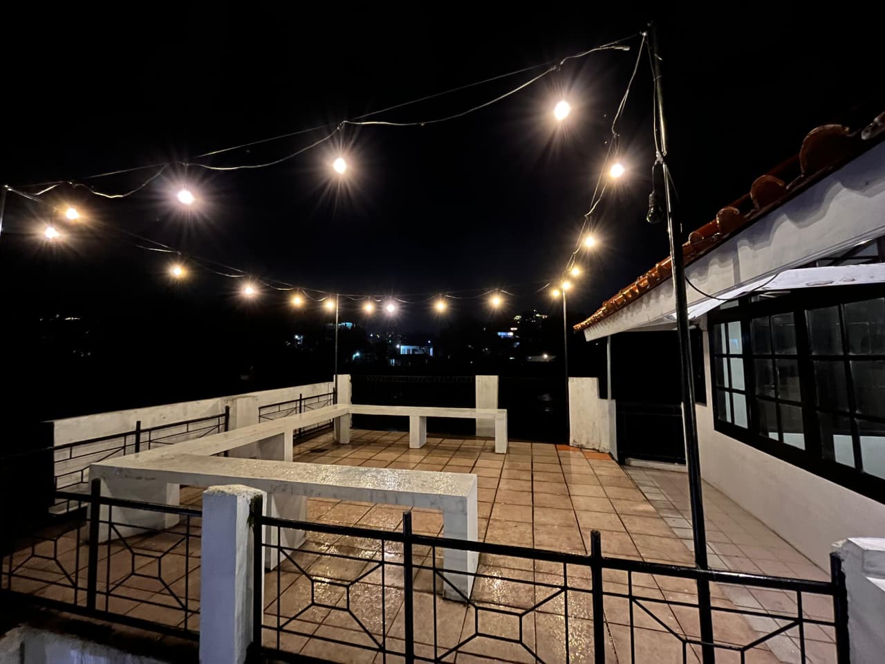 Rooftop 360° View Pegunungan